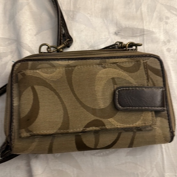 Adorable crossbody wallet / phone bag. - Picture 3 of 7